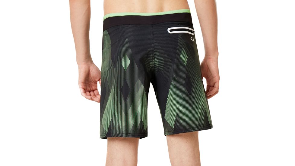 Oakley 75 Boardshort 18in - Men's, Dull Onyx, 33, 482569-27C-33