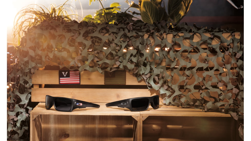 Oakley Standard Issue GasCan Flag Collection Sunglasses, Matte Black Texas w/Black Iridium, OO9014-4060