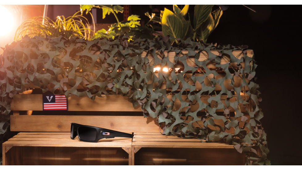 Oakley Standard Issue GasCan Flag Collection Sunglasses, Matte Black Texas w/Black Iridium, OO9014-4060