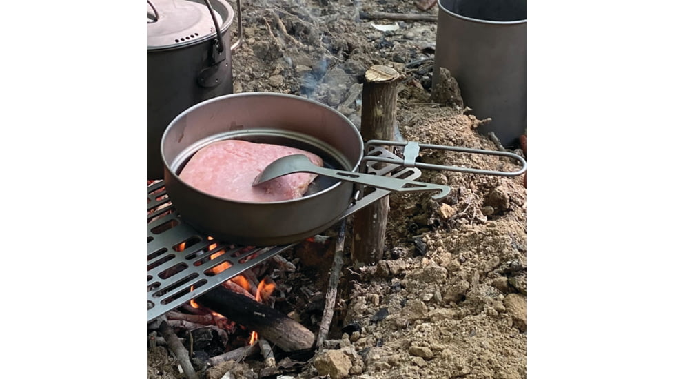 Pathfinder Titanium Grill w/Carry Pouch