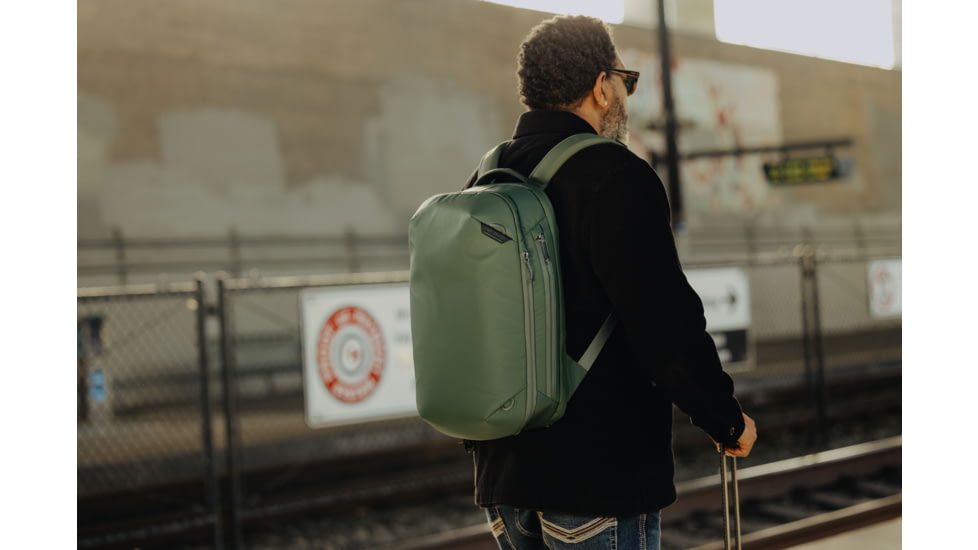 Peak Design 20L Travel Backpack, Sage, Large, BTR-20-SG-2