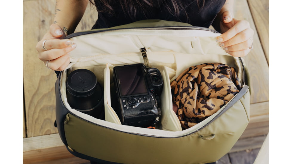 Peak Design Everyday 15 Liters Zip Bag, Kelp, BEDBZ-15-KP-3