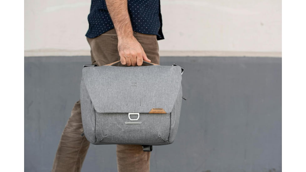 Peak Design V2 Everyday Messenger, 13 Liters, Ash, BEDM-13-AS-3