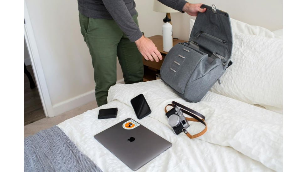 Peak Design V2 Everyday Messenger, 13 Liters, Ash, BEDM-13-AS-3