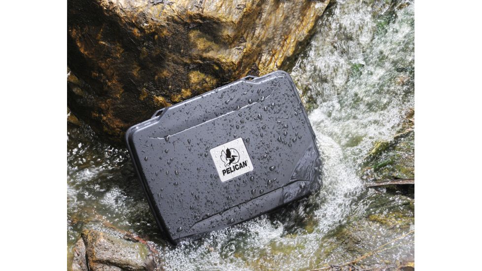 Pelican 1055CC Hardback Case w/ Liner for E-Readers and 7in Tablets, Black 1055-003-110