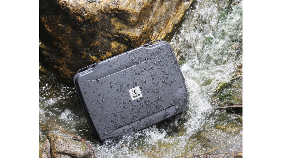 Pelican 1075 HardBack Case, no Foam, Black, 1070-001-110