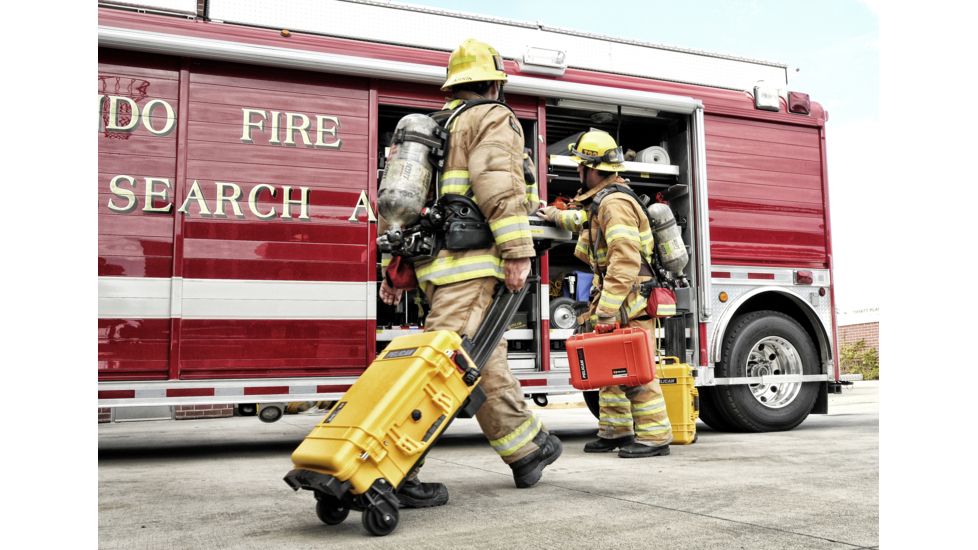 Pelican 1485 Air Protector Case, no Foam, Yellow, 014850-0010-240