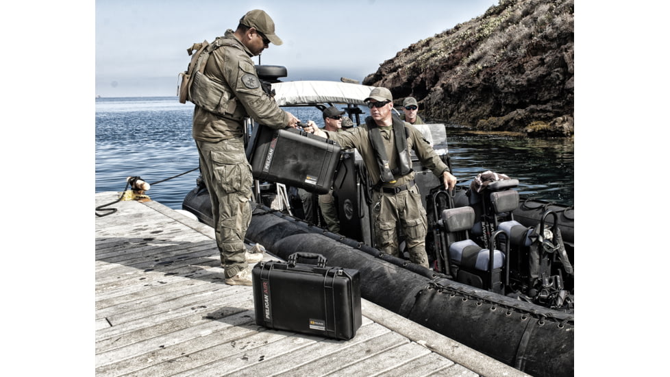 Pelican 1555 Air Protector Case w/Foam, Black 015550-0000-110