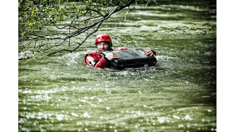 Pelican 1555 Air Protector Case w/Foam, Black 015550-0000-110