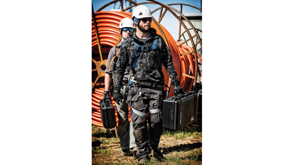 Pelican 1555 Air Protector Case w/Foam, Black 015550-0000-110