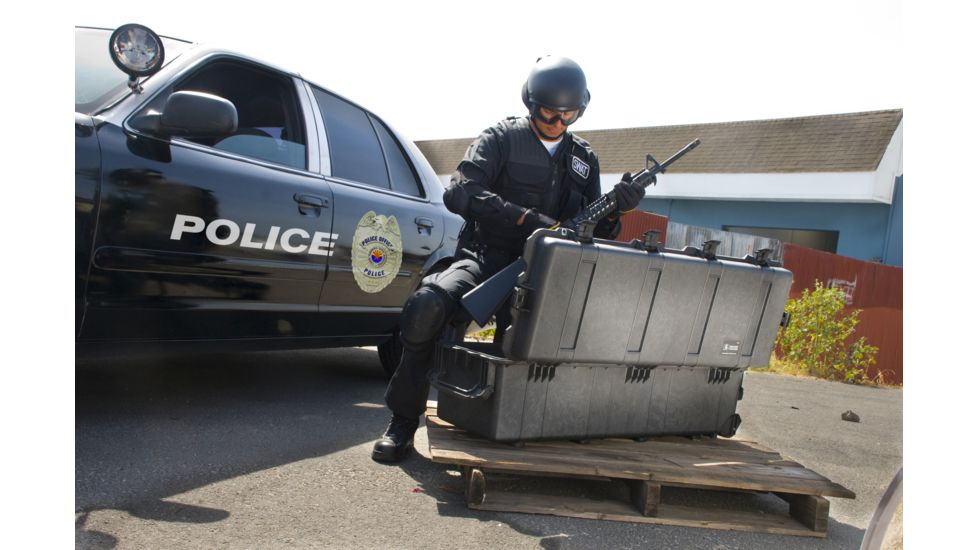 Pelican 1740 Series Long Case Crushproof Dry Box, Black w/ 6 Piece Foam Set &amp; Lid