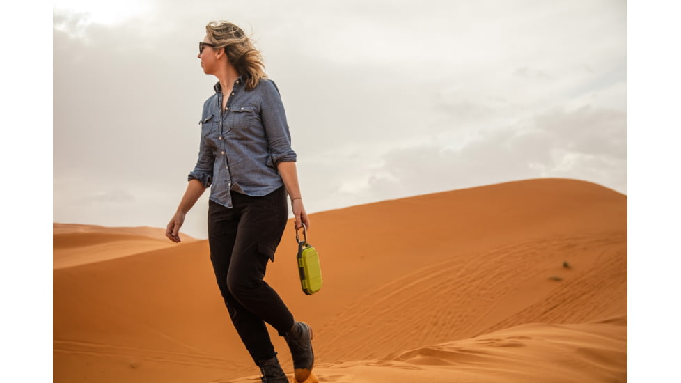 Pelican Go Case G40, Lime/Grey, Large, GOG400-0000-GRN