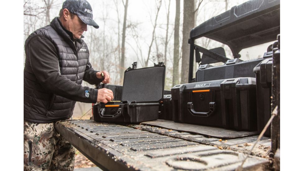 Pelican VAULT V200 Case, Medium Pistol, 14x10x5.5 inch Internal, 15.41x13.08x6.16 inch External Dimension, Black, VCV200-0000-BLK