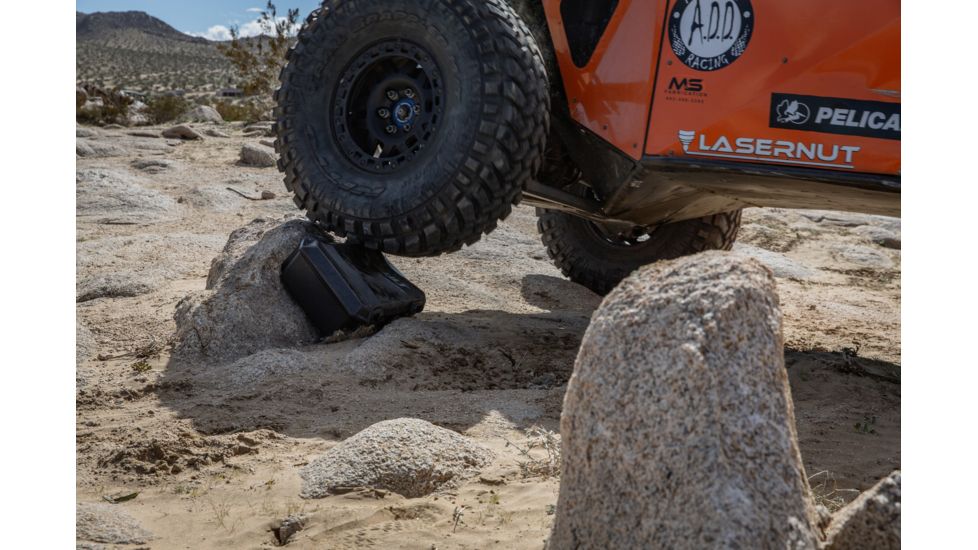 Pelican VAULT V200 Case, Medium Pistol, 14x10x5.5 inch Internal, 15.41x13.08x6.16 inch External Dimension, Black, VCV200-0000-BLK