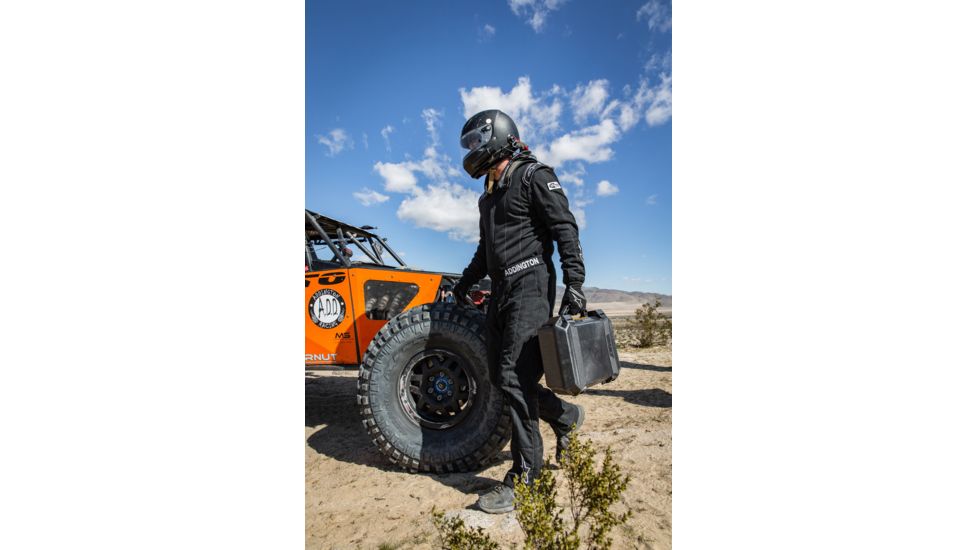 Pelican VAULT V200 Case, Medium Pistol, 14x10x5.5 inch Internal, 15.41x13.08x6.16 inch External Dimension, Black, VCV200-0000-BLK