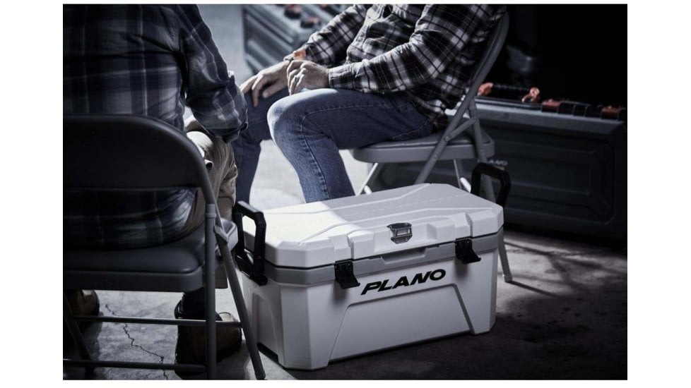 Plano Frost Cooler w/Display, 32qt, White, 32 quart, PLAC32WHD