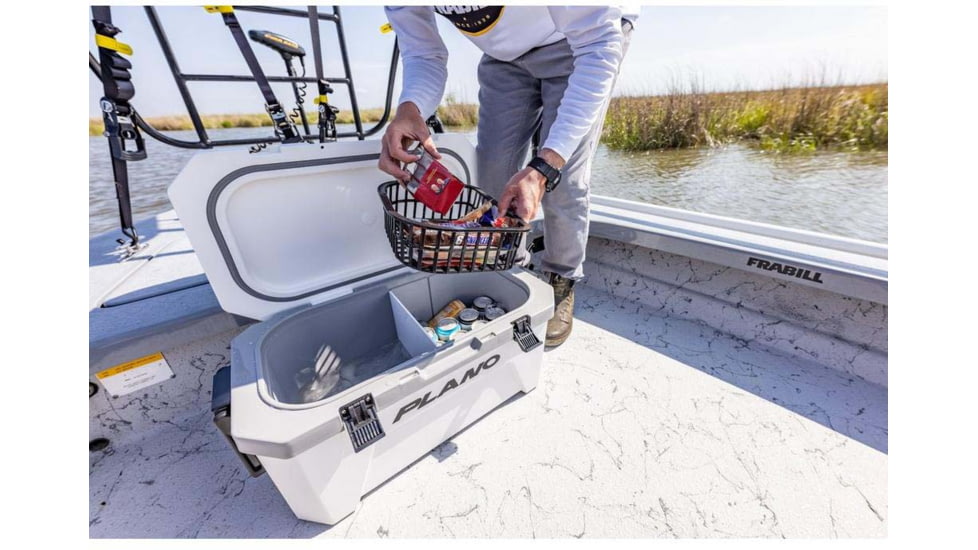 Plano Frost Cooler w/Display, 32qt, White, 32 quart, PLAC32WHD