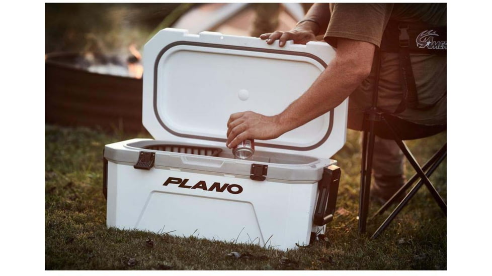 Plano Frost Cooler w/Display, 32qt, White, 32 quart, PLAC32WHD
