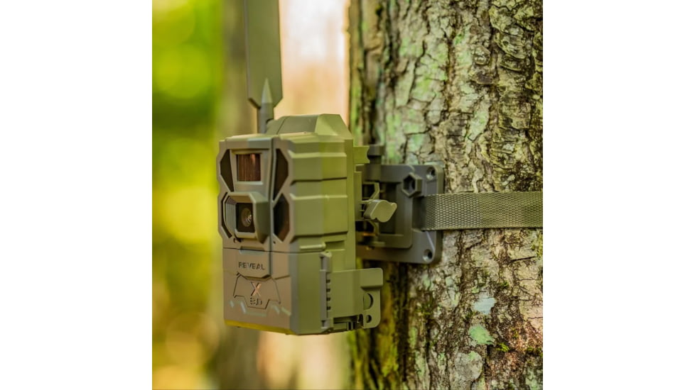 Reveal by Tactacam 3.0 Tree Mount, Black, R-A-TM-V3