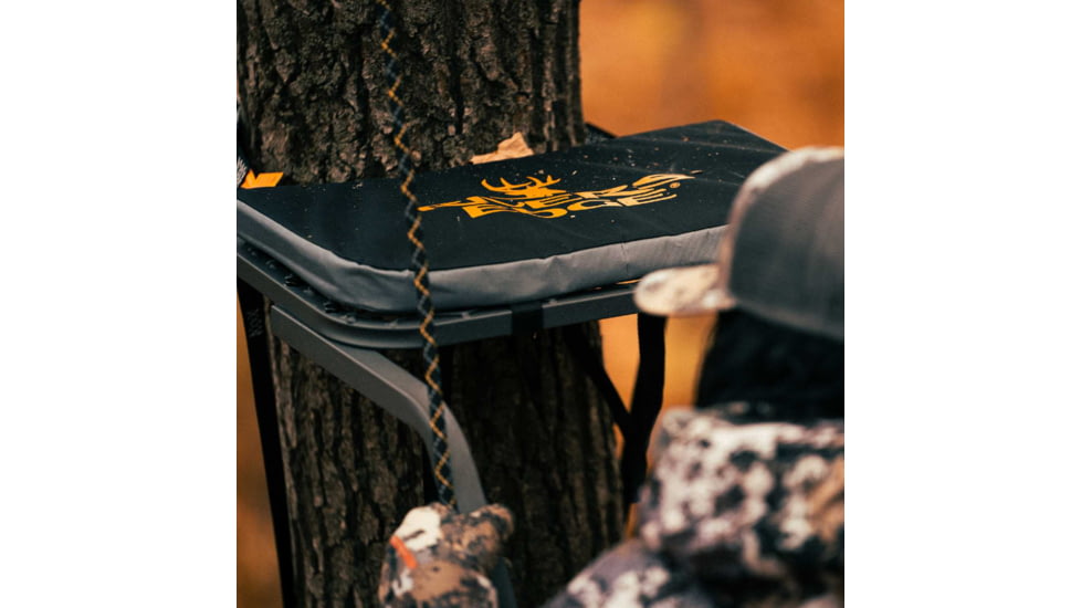Rivers Edge Treestands Classic Ladder Stand, Black RE646