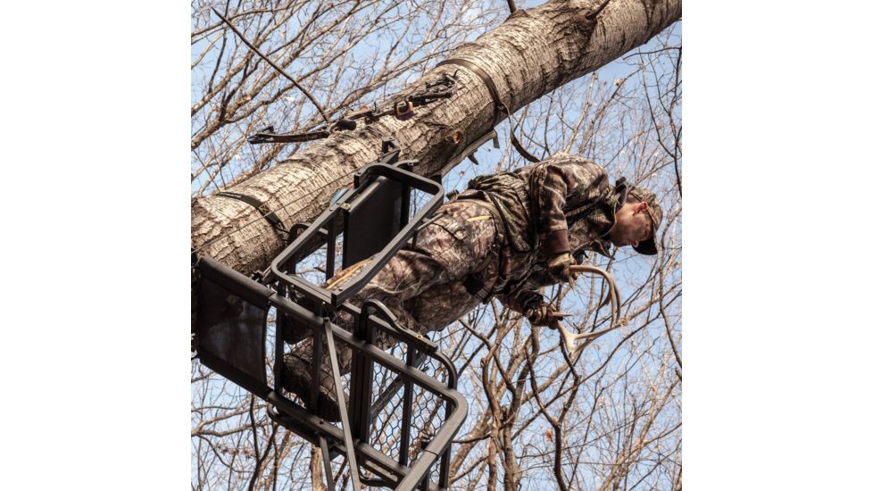 Rivers Edge Treestands Lockdown 21' 1-Man Ladder stand, Black RE651