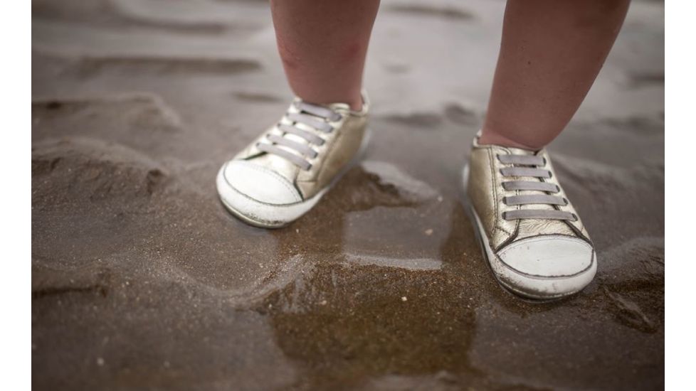 Rokinon 24mm F1.4 ED UMC Wide Angle Camera Lens for Canon EF Mount, Black RK24M-C