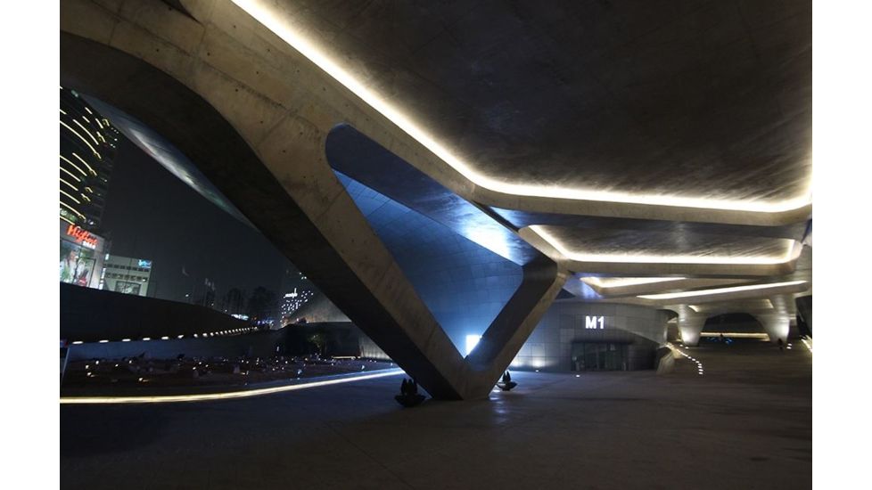 Rokinon Cine DS 10mm T3.1 Cine Camera Lens for Canon EF-S, Black DS10M-C