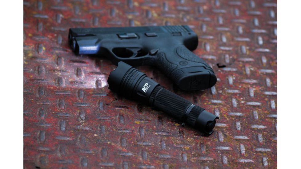 Smith &amp; Wesson M&amp;P15 USB Rechargeable LED Flashlight, 800 Lumens, Black body/White LED 110221