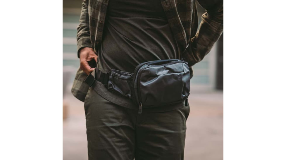 SOG Specialty Knives &amp; Tools Surrept/04 Cs Waistpack - Charcoal - 86-71-01-31