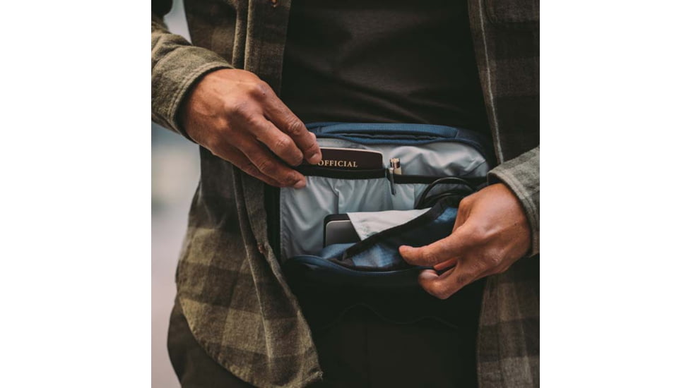 SOG Specialty Knives &amp; Tools Surrept/04 Cs Waistpack - Steel Blue - 86-71-02-31