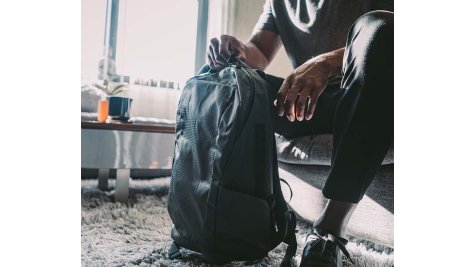 SOG Specialty Knives &amp; Tools Surrept/16 Cs Daypack - Charcoal - 89-71-01-31