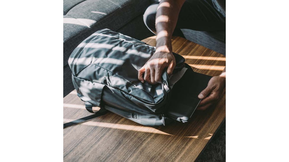 SOG Specialty Knives &amp; Tools Surrept/24 Cs Daypack - Charcoal - 89-71-03-31