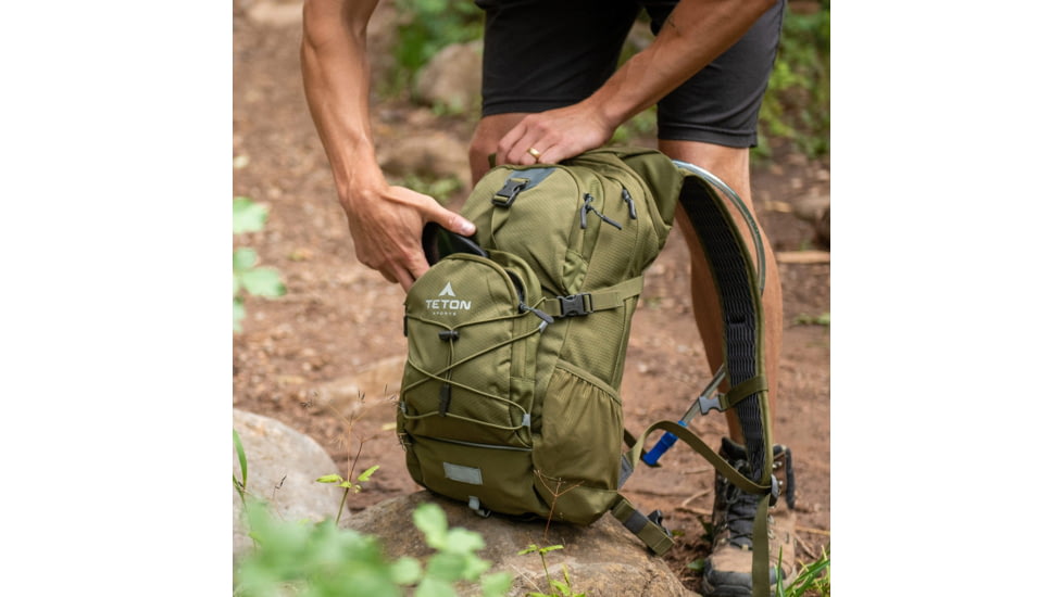 TETON Sports Oasis 22L Hydration Pack with 3L Bladder, Olive, 2102SCOL