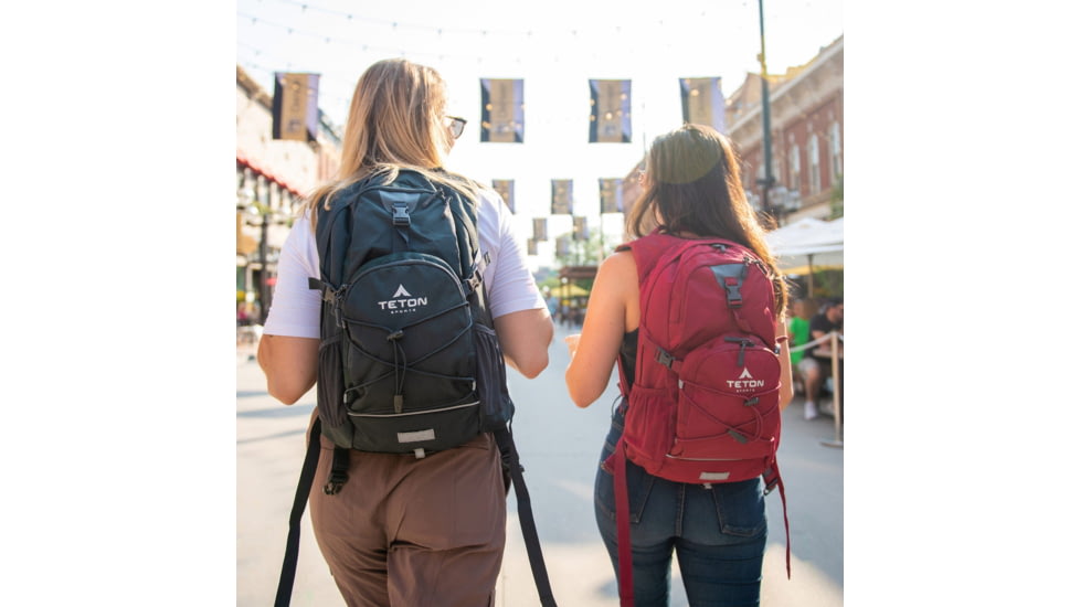 TETON Sports Oasis 22L Hydration Pack with 3L Bladder, Onyx, 2102SCOX