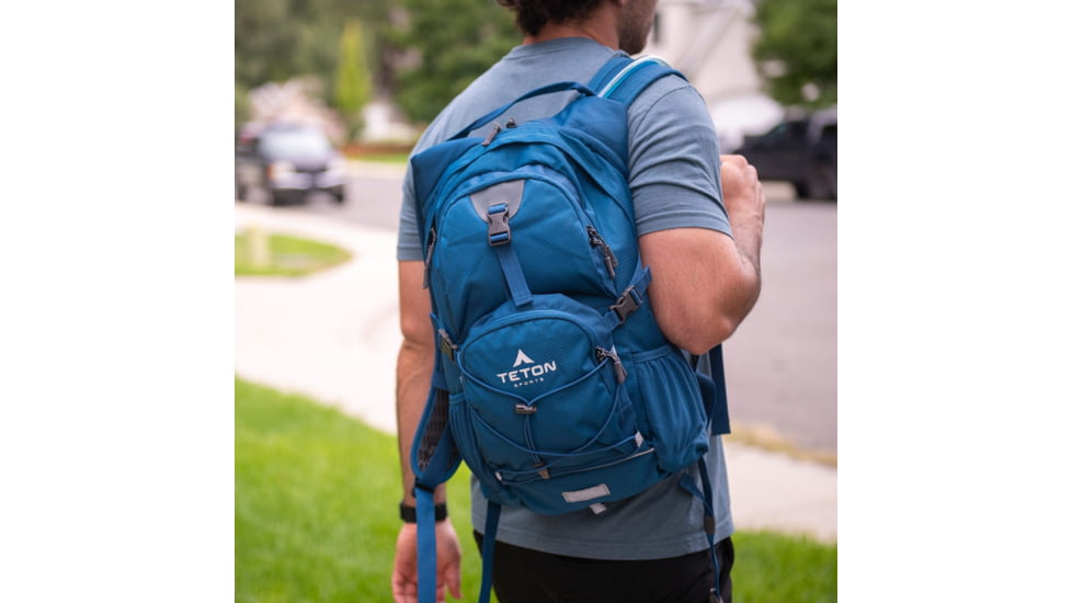 TETON Sports Oasis 22L Hydration Pack with 3L Bladder, Venice, 2102SCVC