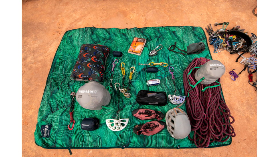 Therm-a-Rest Compressible Pillow Cinch, Sage/Topo Wave, Small, 11623