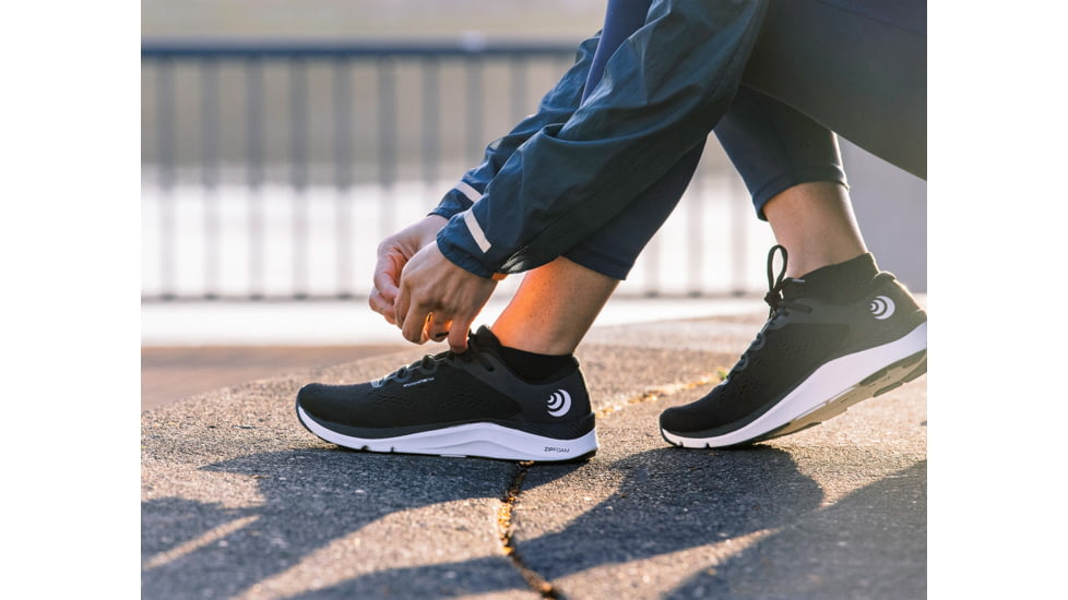 Topo Athletic Fli-Lyte 4 Road Running Shoe - Womens, Black/White, 7, W049-070-BLKWHT