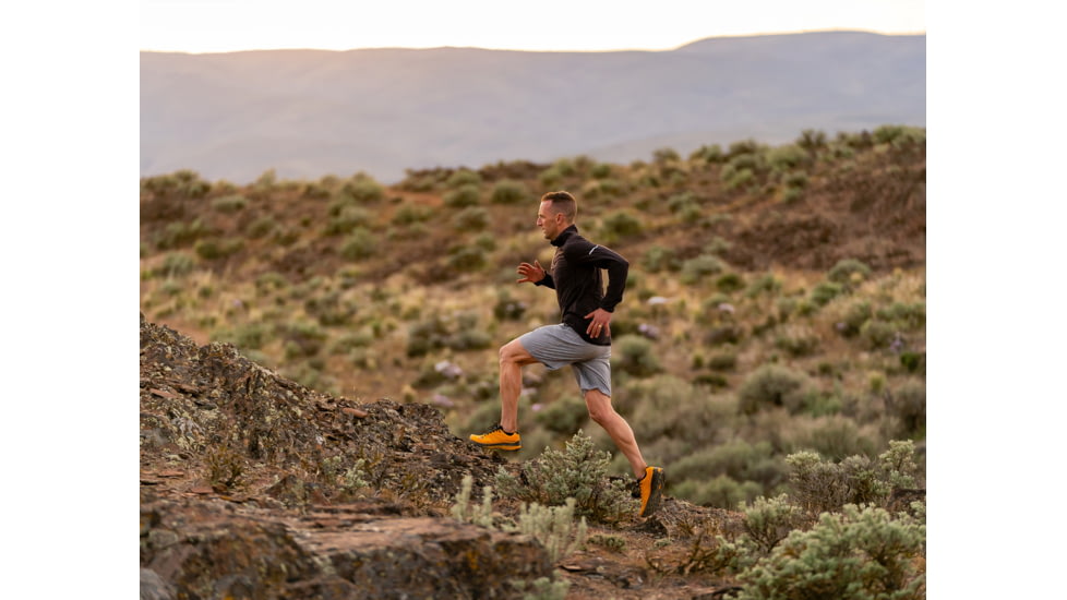 Topo Athletic MTN Racer 2 Trailrunning Shoes - Mens, Mango/Black, 9, M047-090-MANBLK