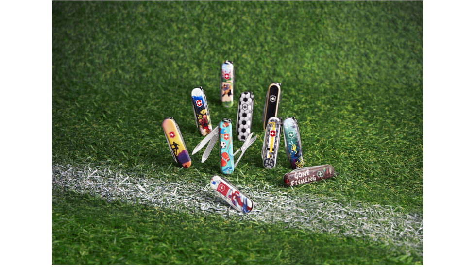 Victorinox Swiss Wrestling Swiss Army Pocket Knife, 0.6223.L2009