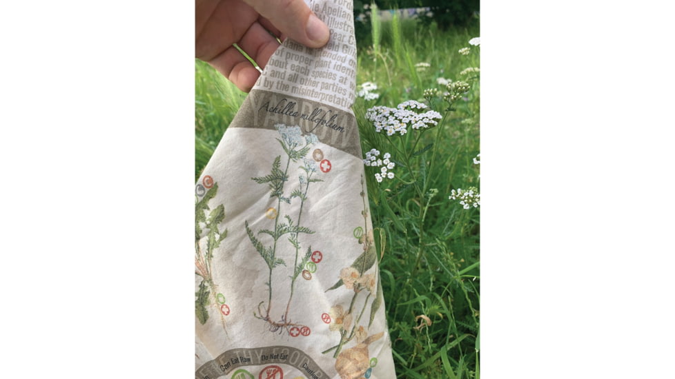 Wazoo Survival Gear Neck Gaiter Foraging Reference