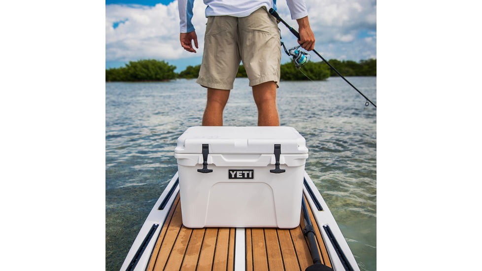Yeti Tundra 35 Hard Cooler, Big Wave Blue, 35 Quart, 10035400000