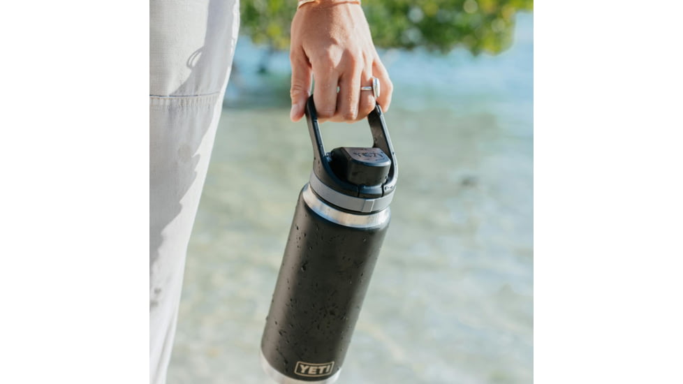 Yeti Rambler 26 oz Water Bottle w/Chug Cap